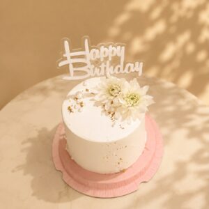 Pearl & Bloom Birthday Cake 1 KG
